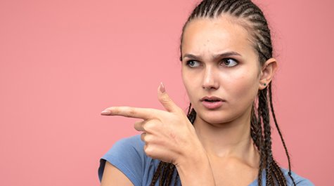 Hogyan lehet megszabadulni az akné utáni hegektől?