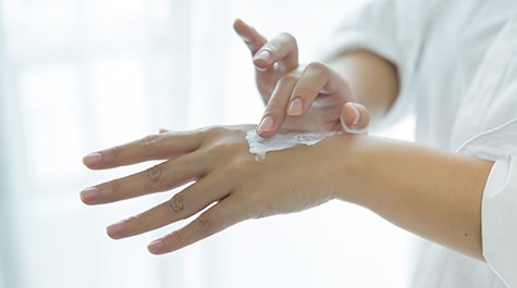 Mi segít atópiás ekcéma esetén? – Útmutató az érzékeny bőr ápolásához