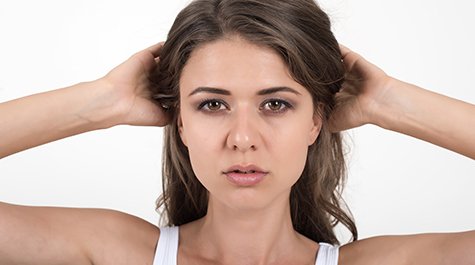 Hogyan simítsuk ki a ráncokat a homlokon? Tippek a simább és szebb arcbőrhöz