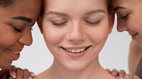 Fehér pattanásokkal küzd? Fedezze fel az okokat és a hatékony megoldásokat