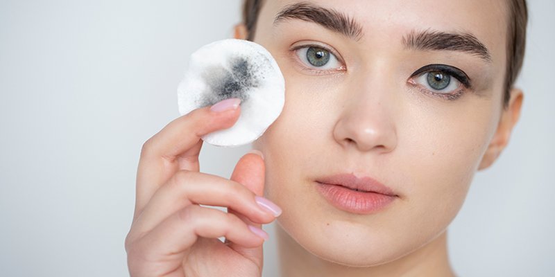 Eye make-up remover
