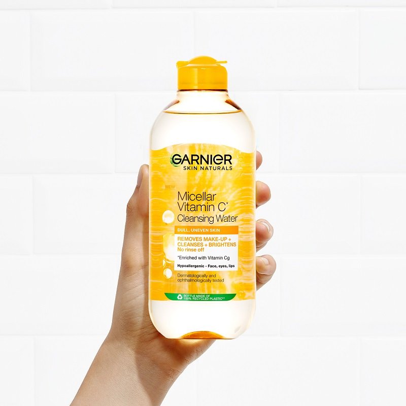 Micellar Vitamin C in hand